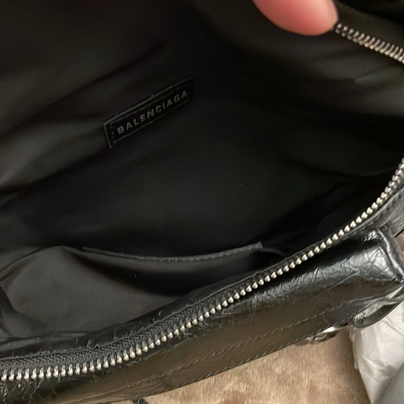 Balenciaga fanny pack waist bag bumbag women’s men’s cracked leather Italy - Picture 7 of 8